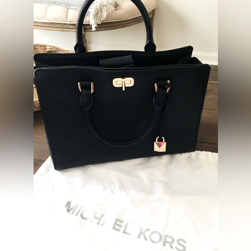 MICHAEL Michael Kors black gently used/great condition.  3 compartments